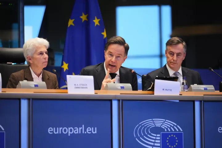 Ρούτε: Η ΕΕ να δείξει ευελιξία στη χρήση του ουκρανικού δανείου για εξοπλισμούς