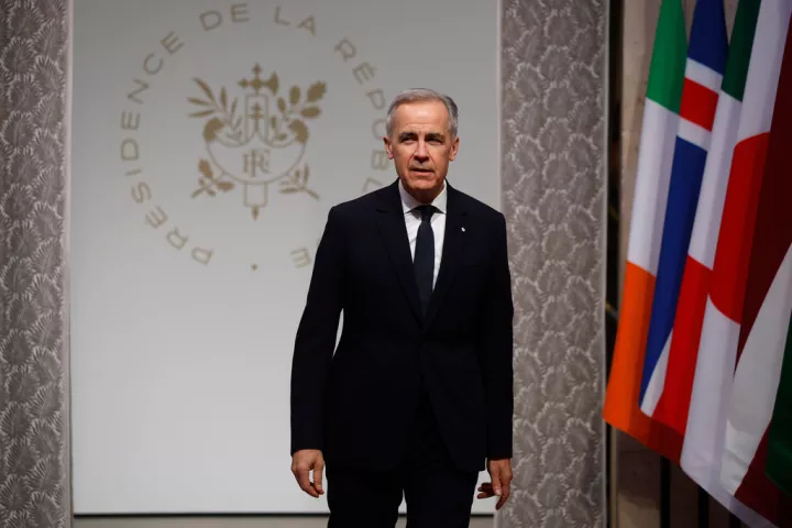 Κάρνεϊ: Οι τελευταίες απειλές Τραμπ για δασμούς συνιστούν τακτική εμπορικών διαπραγματεύσεων