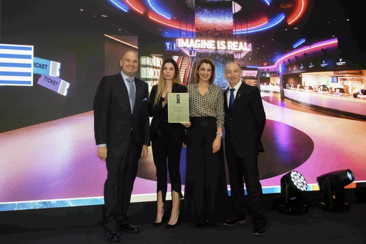 STIRIXIS Group: Πανευρωπαϊκή διάκριση με το πρώτο βραβείο για το design των Village Cinemas στο The Mall Athens