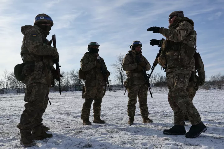 FT: Οι ΗΠΑ συνδέουν τις εγγυήσεις ασφαλείας στο Κίεβο με την παραχώρηση του Ντονμπάς στη Ρωσία