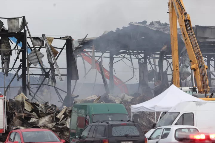 Πυρκαγιά στο εργοστάσιο «Βιολάντα»: Στην έκρηξη υπάρχει συμμετοχή υγραερίου, λέει πραγματογνώμονας της ΔΑΕΕ (pics&vid)