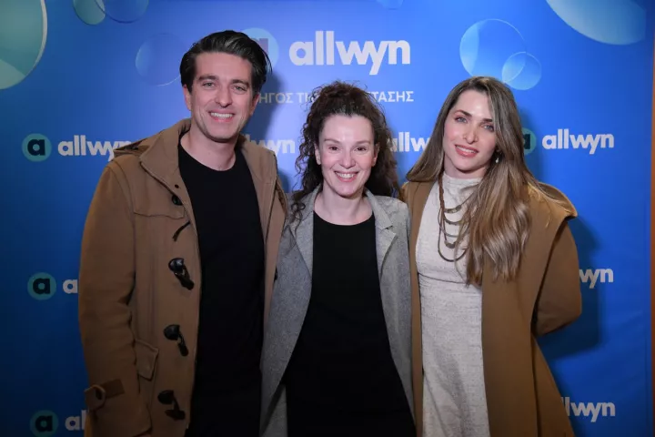 Μια βραδιά θεάτρου με την υπογραφή της Allwyn στο Μικρό Παλλάς - Οι celebrities που απαθανάτισε ο φωτογραφικός φακός