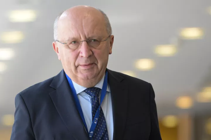 Επίτροπος Άμυνας: Η Ευρώπη πρέπει να ανεξαρτητοποιηθεί στον αμυντικό τομέα