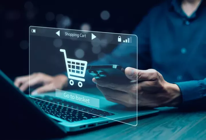 Skroutz: Άνοδος 21% στις ηλεκτρονικές αγορές των Ελλήνων - Στα 52 η μέση αξία παραγγελίας το 2025