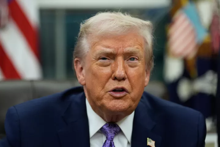 Μινεάπολη: Αλλάζει τόνο ο Τραμπ, δυο αστυνομικοί σε διαθεσιμότητα