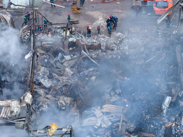 «Βιολάντα»: Το αδήλωτο υπόγειο, η διαρροή προπανίου και τα κενά σε άδειες και ασφάλεια - Τα ερωτήματα για τη φονική έκρηξη