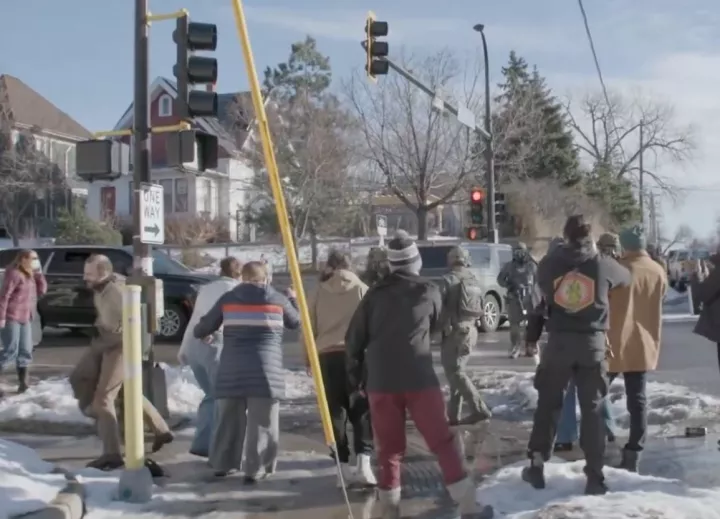 Νέα βίντεο δείχνουν τον Άλεξ Πρέτι σε συμπλοκή με πράκτορες της ICE στη Μινεάπολη, 11 ημέρες πριν τον θάνατό του