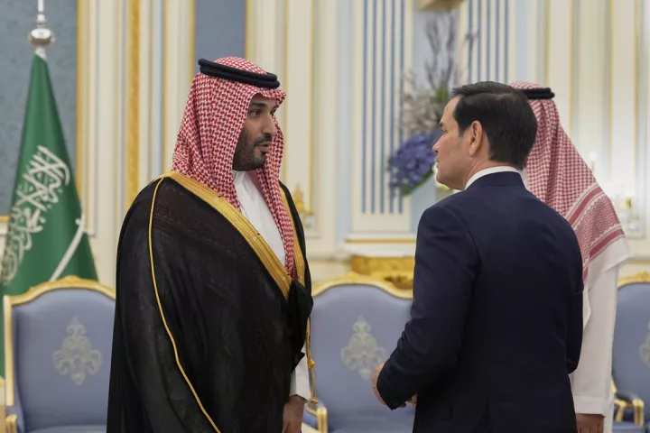 Σαουδάραβες και Ισραηλινοί αξιωματούχοι στην Ουάσιγκτον: Συνομιλίες για πιθανά αμερικανικά πλήγματα στο Ιράν