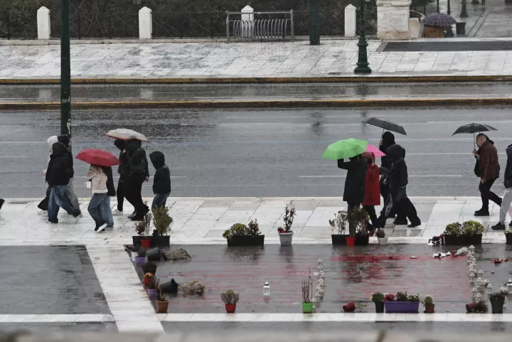 Κακοκαιρία Kristin: Ισχυρή καταιγίδα στην Αττική - Σε ισχύ έκτακτο δελτίο από την ΕΜΥ
