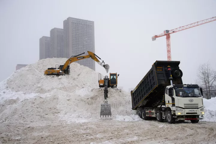 Στη Μόσχα οι χειρότερες χιονοπτώσεις των τελευταίων δύο αιώνων (pics&vids)