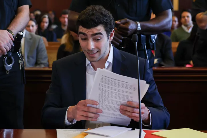 Δολοφονία του CEO της UnitedHealthcare: Ο Λουίτζι Μαντζιόνε αποφεύγει τη θανατική ποινή 