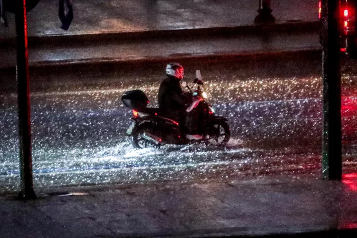 Νέο Έκτακτο Δελτίο Επιδείνωσης Καιρού: Ισχυρές βροχές και καταιγίδες  - Διαδοχικά μηνύματα 112