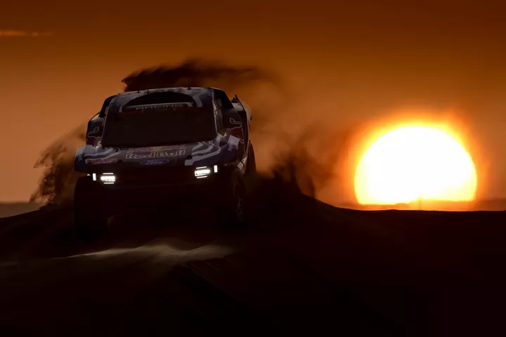 Τι σχέση έχει η τέχνη με το σκληρότερο rally raid;