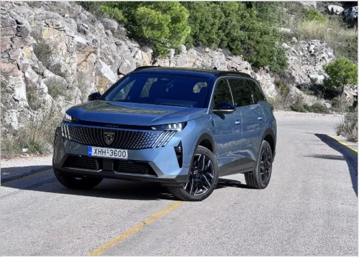 Ποιος είπε πως τα 7-θέσια έχουν αδιάφορο design και είναι βαρετά στην οδήγηση;