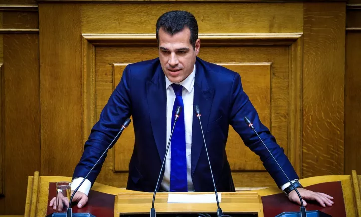 Τροπολογία Πλεύρη για δύο προσωρινές δομές μεταναστών στην Κρήτη: «Αν συνεχιστούν οι ροές θα γίνουν μόνιμες»