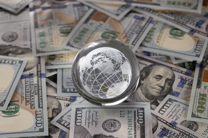 Απειλείται η παγκόσμια κυριαρχία του δολαρίου