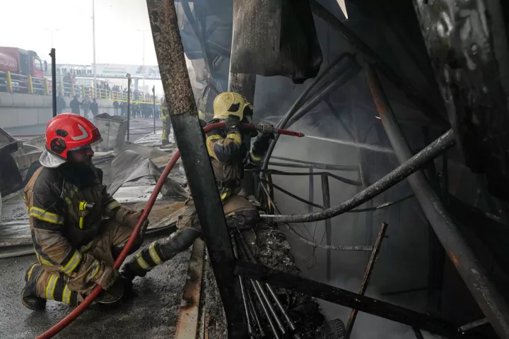 Τεχεράνη: Υπό έλεγχο τέθηκε η πυρκαγιά που εκδηλώθηκε σε αγορά στο δυτικό τμήμα της πόλης