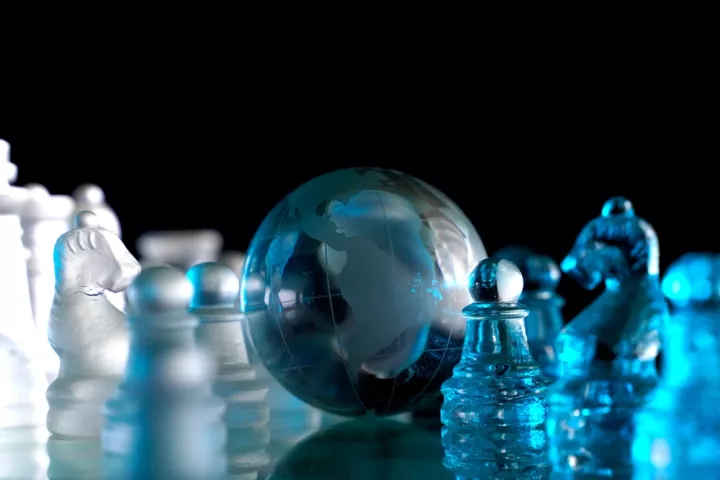 Σ. Ριζάς: Η νέα εποχή της γεωπολιτικής -  Ενέργεια, τσιπ και δασμοί ως όπλα ισχύος