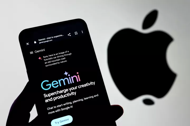 «Σιγή ασυρμάτου» από την Google για τη συμφωνία Τεχνητής Νοημοσύνης με την Apple
