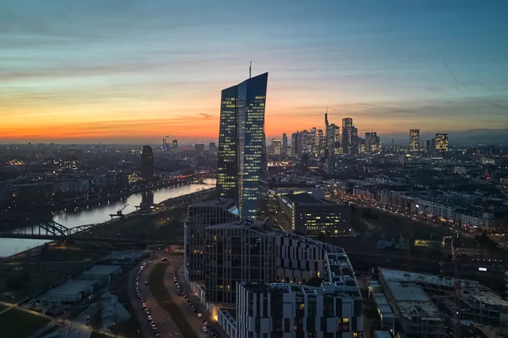 Ευρωζώνη: Αμετάβλητα τα επιτόκια της ΕΚΤ