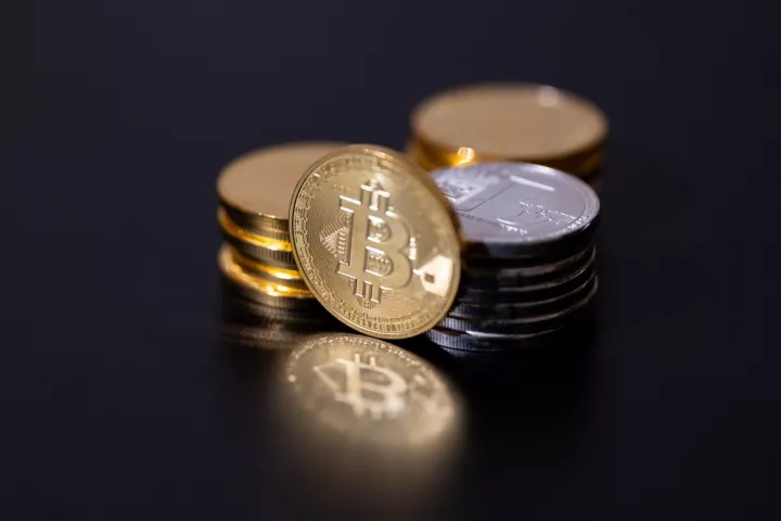 Βαθαίνει η κρίση των crypto, μεγαλώνουν οι κίνδυνοι για τους επενδυτές