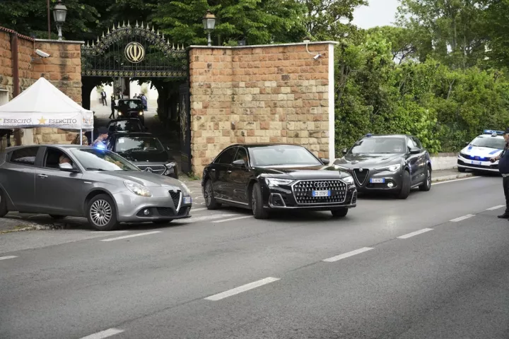 Ξεκίνησαν οι διμερείς συνομιλίες ΗΠΑ - Ιράν στο Ομάν, σε τεταμένο κλίμα