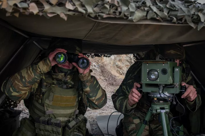 «Μίλησε» το τηλέφωνο του αξιωματικού - Σε αναζήτηση τυχόν συνεργών του οι Αρχές