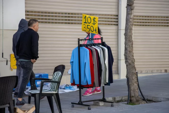 Τουρκία: Η κυβέρνηση θα διατηρήσει «σφιχτή» δημοσιονομική πολιτική για την υποχώρηση του πληθωρισμού 