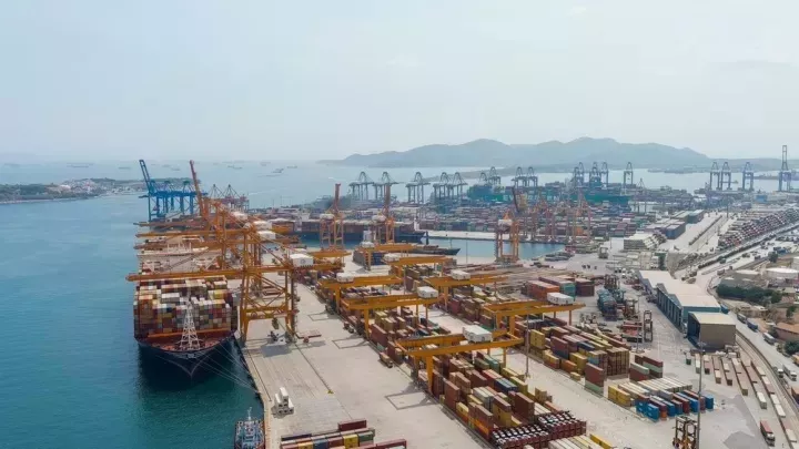 Μείωση των εξαγωγών στο 12μηνο του 2025 - Οριακή άνοδος τον Δεκέμβρη