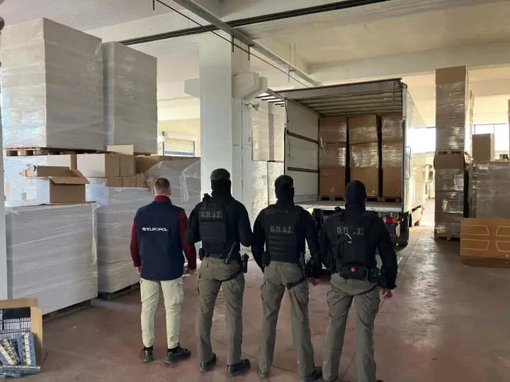 Πώς δρούσε το κύκλωμα λαθραίων τσιγάρων που εξαρθρώθηκε από την ΕΛ.ΑΣ.