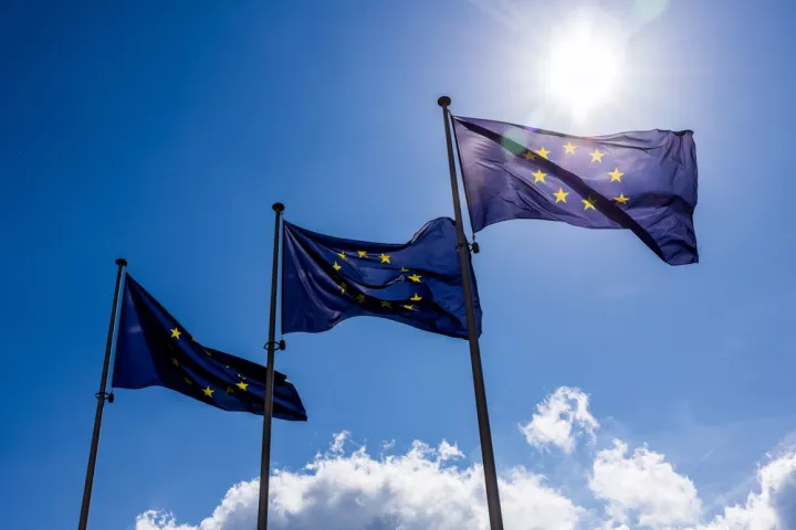 Η ΕΕ προειδοποιεί για τον κίνδυνο αποσταθεροποίησης στη Μέση Ανατολή μετά τις συνομιλίες ΗΠΑ-Ιράν στο Ομάν