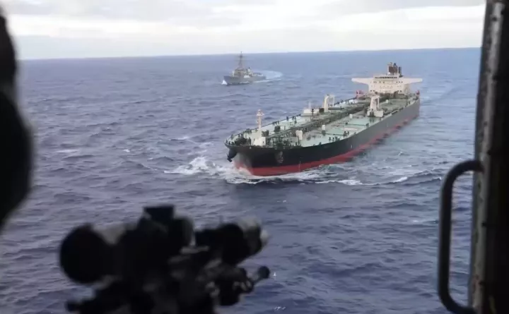 Πεντάγωνο: Αμερικανικές ένοπλες δυνάμεις κατέλαβαν πετρελαιοφόρο δεξαμενόπλοιο στον Ινδικό Ωκεανό (vid)