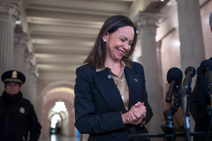 H Μαρία Κορίνα Ματσάδο θέλει να επιστρέψει στη Βενεζουέλα παρά τη σύλληψη συνεργάτη της