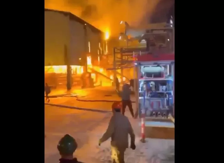 Ιράκ: Ένας νεκρός και 13 τραυματίες εξαιτίας πυρκαγιάς σε διυλιστήριο πετρελαίου (vids)