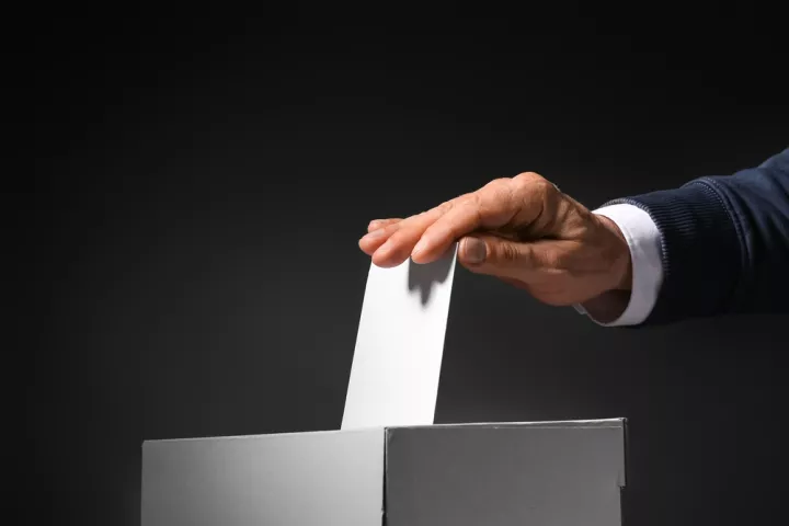 Η Ευρώπη απορρίπτει, η Ελλάδα διαφοροποιείται: Τι αποκαλύπτει η Gallup International για τους παγκόσμιους ηγέτες