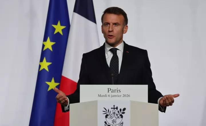 Γαλλία: Ο Μακρόν θέλει διάλογο με Πούτιν χωρίς «πολλούς συνομιλητές»