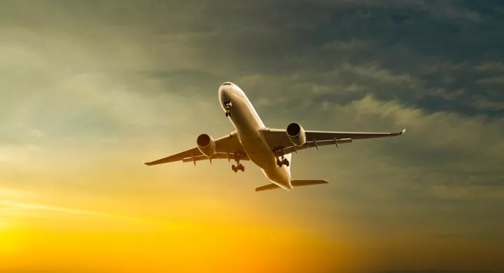 ΕΕ προς αεροπορικές εταιρείες: Αποφύγετε τον εναέριο χώρο του Ιράν έως τις 31 Μαρτίου