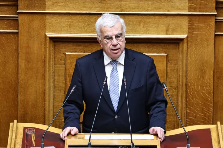 Απάντηση Σ. Σιμόπουλου στην Κωνσταντοπούλου για τους «κηφήνες»: Ας ζητήσει συγγνώμη, έστω κι έμμεσα