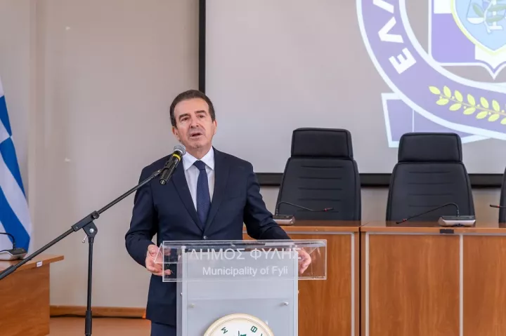 Μ. Χρυσοχοΐδης: Συνεχής επαγρύπνηση για την καταπολέμηση του εγκλήματος - Επιπλέον 1.000 αστυνομικοί στην Αττική το 2026