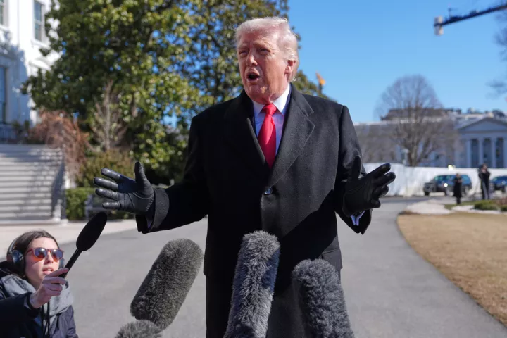 Τραμπ: Ο Ζελένσκι πρέπει να κινηθεί γρήγορα για να επιτευχθεί η συμφωνία με τη Ρωσία