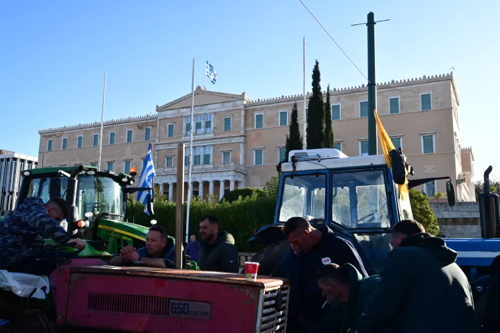 Διανυκτέρευσαν στο Σύνταγμα οι αγρότες - Σήμερα η αναχώρησή τους, ποια τα αιτήματά τους