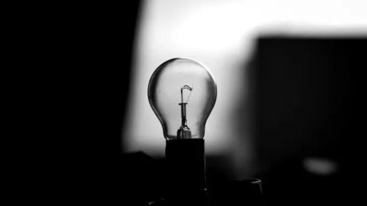 Πορτοκαλί τιμολόγια ρεύματος: Οι αλλαγές που φέρνουν - Ποιοι μπορούν να ωφεληθούν