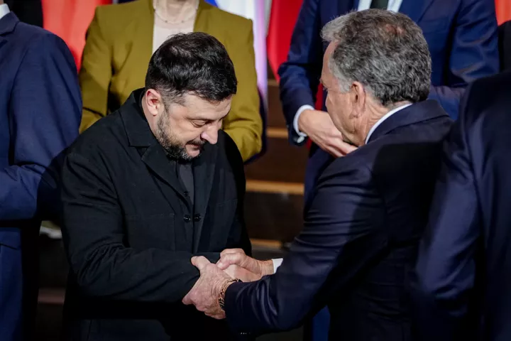 Συνομιλία Ζελένσκι με Γουίτκοφ και Κούσνερ ενόψει του νέου κύκλου διαπραγματεύσεων στη Γενεύη