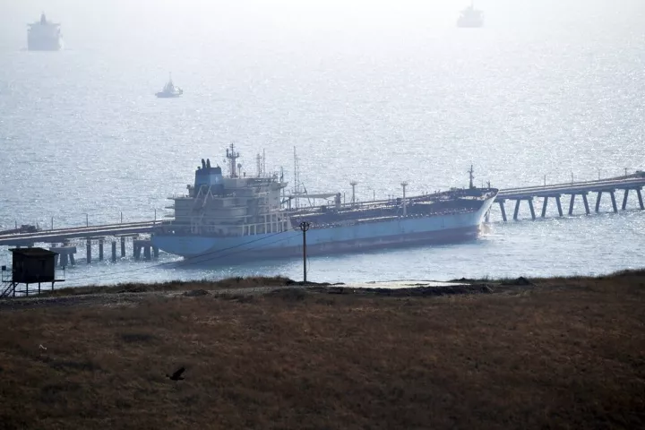 Ουκρανική επίθεση με drones προκαλεί ζημιές στο ρωσικό λιμάνι Ταμάν (pics)