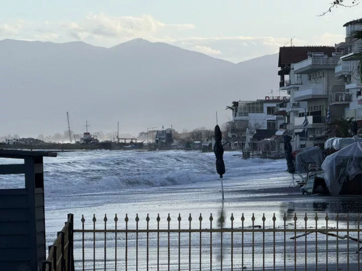 Ζημιές λόγω υπερχείλισης στην Κατερίνη - Αίτημα του δήμου να κηρυχθεί σε κατάσταση έκτακτης ανάγκης