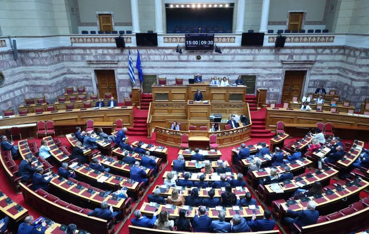 Διαγραφή Παρασκευαΐδη: Το ΠΑΣΟΚ μένει με 32 βουλευτές - Στους 27 οι ανεξάρτητοι βουλευτές, αριθμός ρεκόρ