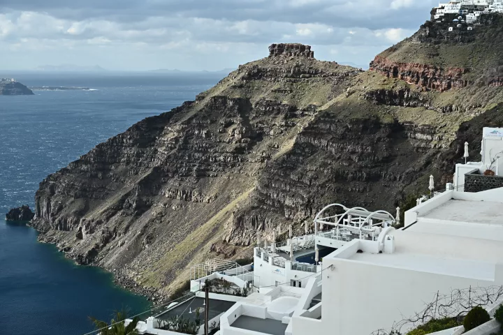 Το χρονικό της σεισμο-ηφαιστειακής κρίσης στη Σαντορίνη: Πώς ερμηνεύεται το σμήνος σεισμών έναν χρόνο μετά