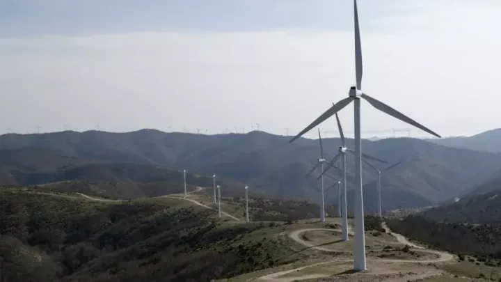 Αιολική ενέργεια: Κομβικός ο ρόλος της Ανατ. Μακεδονίας και Θράκης στη νέα φάση επενδύσεων – Τα έργα και οι μεγάλοι παίκτες