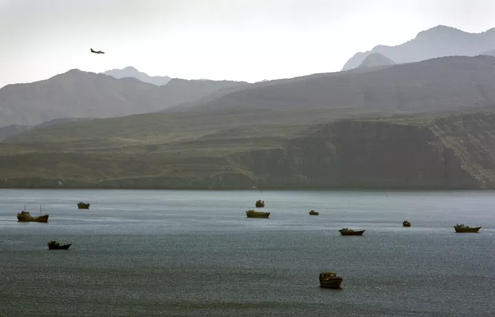 Ιράν: Μερικό κλείσιμο του Ορμούζ από την Τεχεράνη, εν μέσω της έντασης με τις ΗΠΑ (vid)