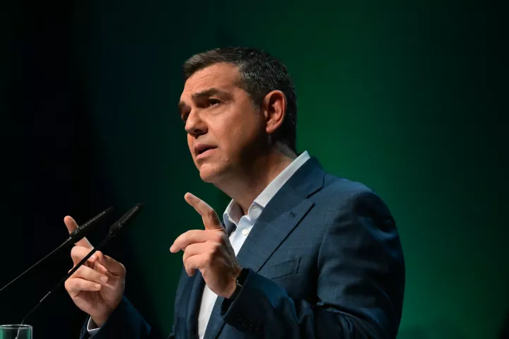 Αλέξης Τσίπρας: Καράβια βγήκαν στη στεριά με ψέματα αράδα